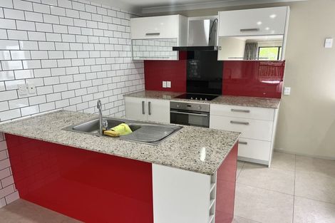 Photo of property in 12/46 Carlos Drive, Flat Bush, Auckland, 2016