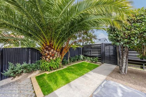 Photo of property in 2/306 Southland Road, Hastings, 4122