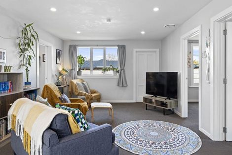 Photo of property in 27 Station Road, Coalgate, 7673