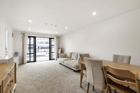 Photo of property in Apollo Apartments, 201/46 Rosedale Road, Rosedale, Auckland, 0632