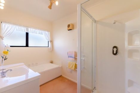 Photo of property in 76 Parata Street, Waikanae, 5036