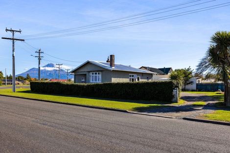 Photo of property in 30 Cloten Road, Stratford, 4332