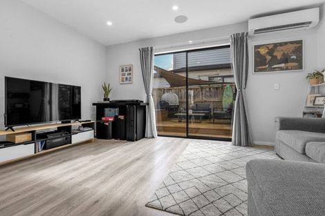 Photo of property in 12 Goodfellow Lane, Flat Bush, Auckland, 2019