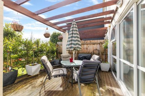 Photo of property in 33 Popokatea Drive, Takanini, 2112