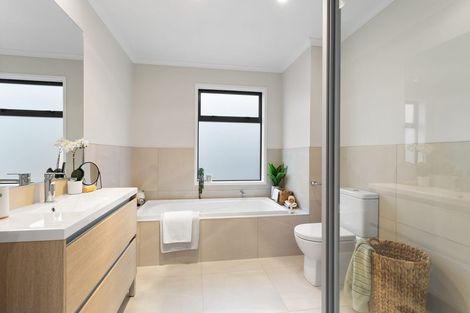 Photo of property in 2/1 Ko Roa Lane, Hobsonville, Auckland, 0616