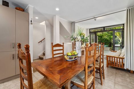 Photo of property in 222 Forrest Hill Road, Forrest Hill, Auckland, 0620