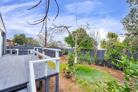 Photo of property in 12 Cameron Place, Ranui, Auckland, 0612