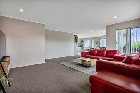 Photo of property in 2 Reremoana Close, Hawera, 4610