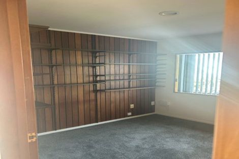 Photo of property in 1/979 Beach Road, Torbay, Auckland, 0630