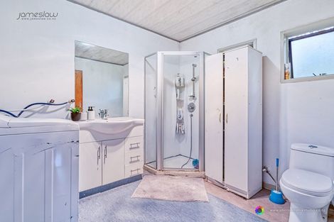 Photo of property in 1/3 Flavia Close, Torbay, Auckland, 0630