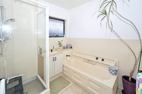 Photo of property in 8 Randell Place, Te Puke, 3119