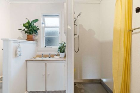 Photo of property in 46 Queen Street, Cambridge, 3434