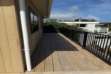 Photo of property in 1 Renown Road, Raumati South, Paraparaumu, 5032