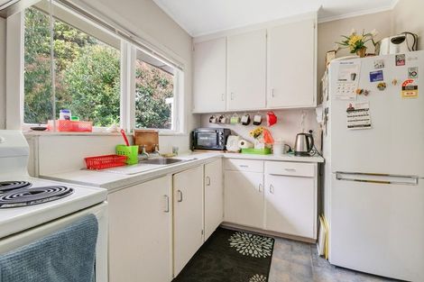 Photo of property in 2 Kaipara Crescent, Helensville, 0800