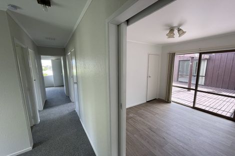 Photo of property in 31 Aronia Way, Goodwood Heights, Auckland, 2105