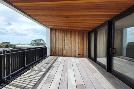 Photo of property in 1/1157 South Road, Oakura, 4314