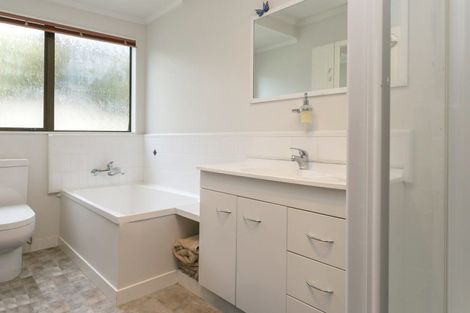 Photo of property in 12 Golders Place, Richmond Heights, Taupo, 3330