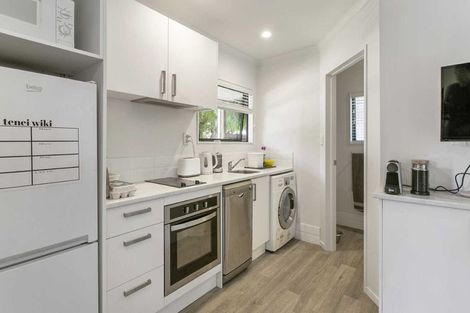 Photo of property in 7 Minaret Drive, Bucklands Beach, Auckland, 2014