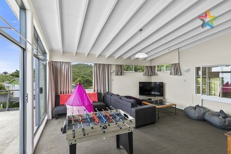 Photo of property in 17 Maple Grove, Maungaraki, Lower Hutt, 5010