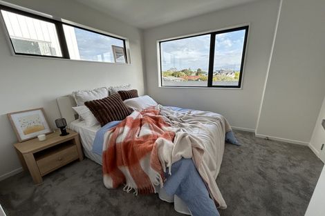 Photo of property in 9 Paetai Lane, Te Atatu Peninsula, 0610