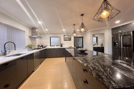 Photo of property in 6b Rippleside Place, Pahurehure, Papakura, 2113