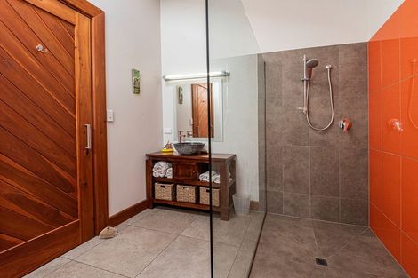 Photo of property in 114 Hay Road, Helena Bay, Hikurangi, 0184