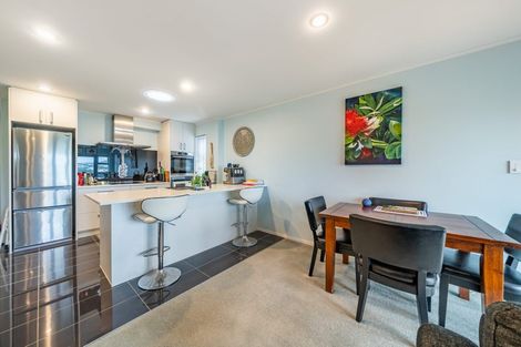 Photo of property in 15 Marjory Close, Broadmeadows, Wellington, 6035