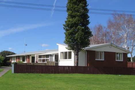 Photo of property in 2/128 Grace Road, Tauranga South, Tauranga, 3112