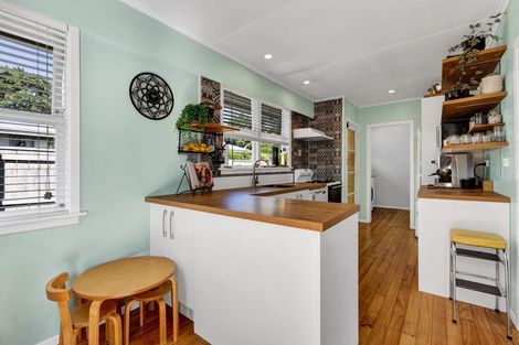 Photo of property in 28 Old South Road, Okato, 4335