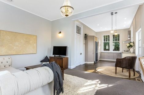 Photo of property in 2 Castlemaine Close, Karori, Wellington, 6012