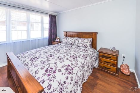Photo of property in 10 Maire Street, Gonville, Whanganui, 4501