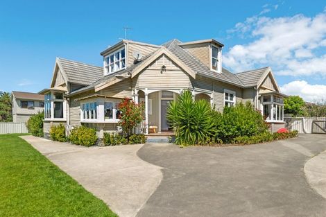 Photo of property in 2 Carnarvon Street, Gisborne, 4010