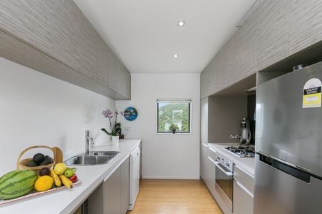 Photo of property in 82 Saddleback Grove, Karori, Wellington, 6012