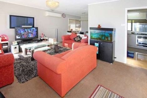 Photo of property in 16 Beaufort Place, Papatoetoe, Auckland, 2025