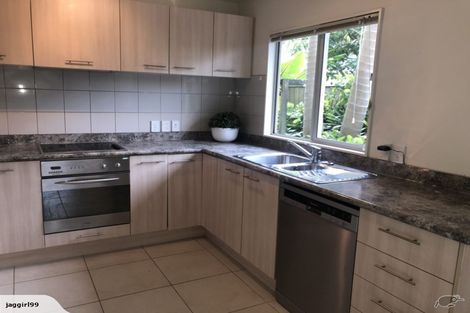 Photo of property in 4a/3 Corrella Road, Belmont, Auckland, 0622