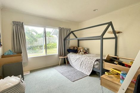 Photo of property in 4 Portal Place, Murrays Bay, Auckland, 0630