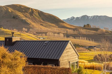 Photo of property in 92 Threepwood Road, Lake Hayes, Queenstown, 9371