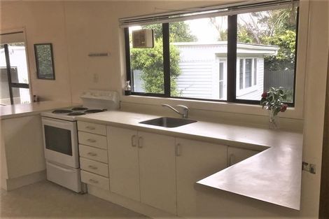 Photo of property in 8 Boler Place, New Lynn, Auckland, 0600