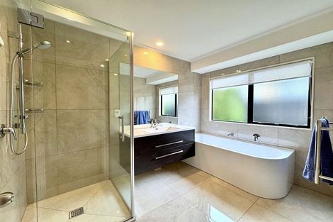 Photo of property in 26 Maghera Drive, East Tamaki Heights, Auckland, 2016