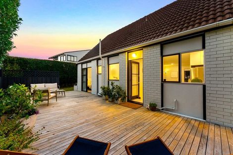 Photo of property in 3/5a Tobruk Crescent, Milford, Auckland, 0620