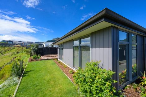 Photo of property in 36 Huntaway Close, Stoke, Nelson, 7011