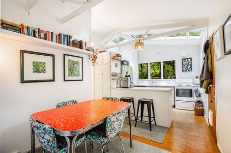 Photo of property in 227 Woodlands Park Road, Titirangi, Auckland, 0604