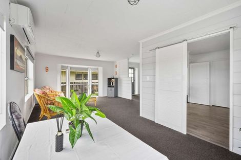 Photo of property in 102 Heta Road, Highlands Park, New Plymouth, 4312