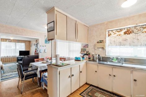 Photo of property in 92 Kayes Road, Pukekohe, 2120