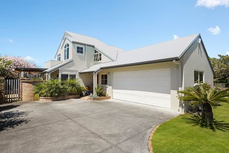 Photo of property in 12 Dover Road, St Andrews, Hamilton, 3200