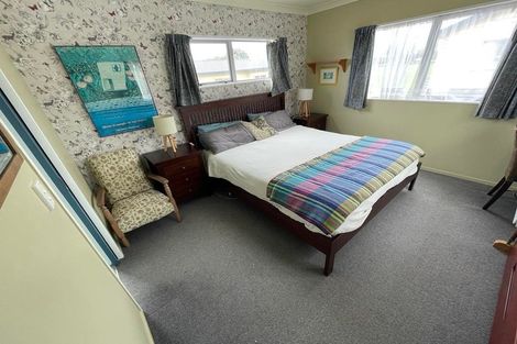 Photo of property in 10 Pohutukawa Grove, Titahi Bay, Porirua, 5022