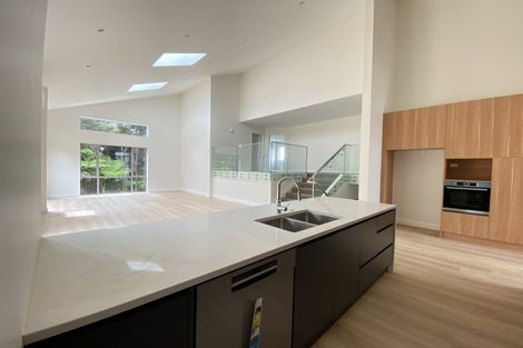 Photo of property in 22 Lorikeet Place, Unsworth Heights, Auckland, 0632