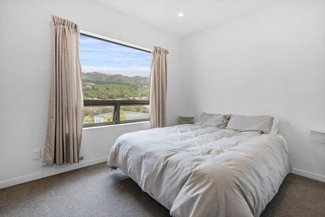 Photo of property in 7u2 Handyside Street, Tawa, Wellington, 5028