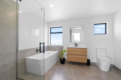 Photo of property in 18 Oriwa Lane, Levin, 5571
