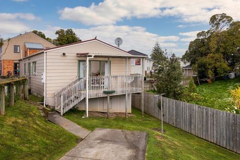 Photo of property in 12 Kelkirk Street, Kelston, Auckland, 0602